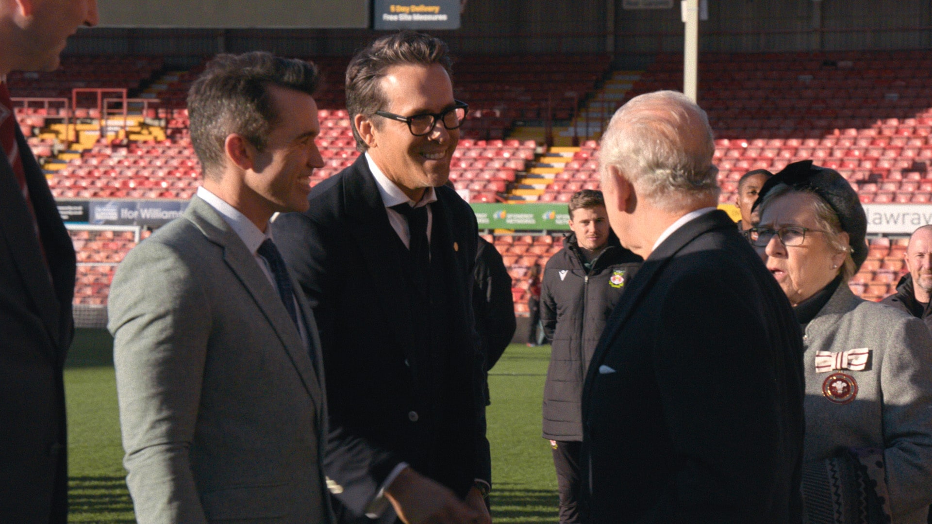 Ryan Reynolds, Rob McElhenney Buy a Football Team in FX's Welcome to Wrexham, TV/Streaming