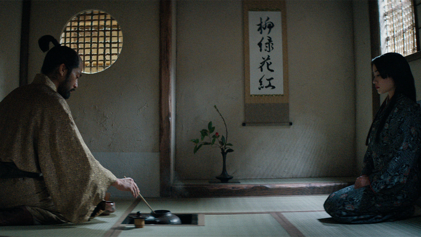 Buntaro performs a tea ceremony for Mariko