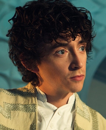 Headshot of Samuel Blenkin as Boy Kavalier