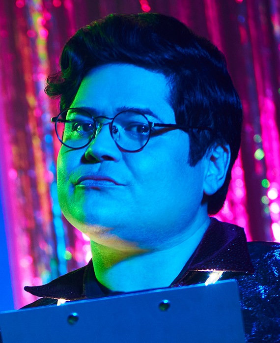 Harvey Guillén Headshot