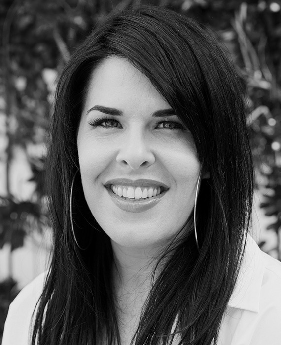 Alexis Martin Woodall Headshot