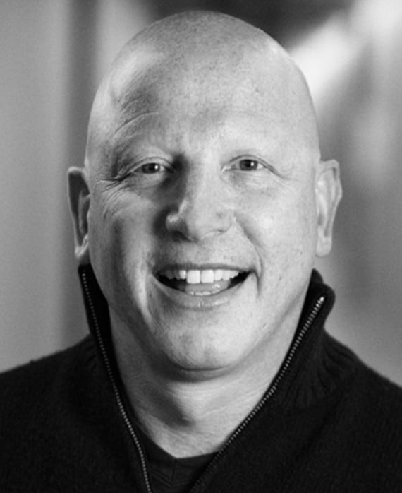 Jonathan Chinn Headshot