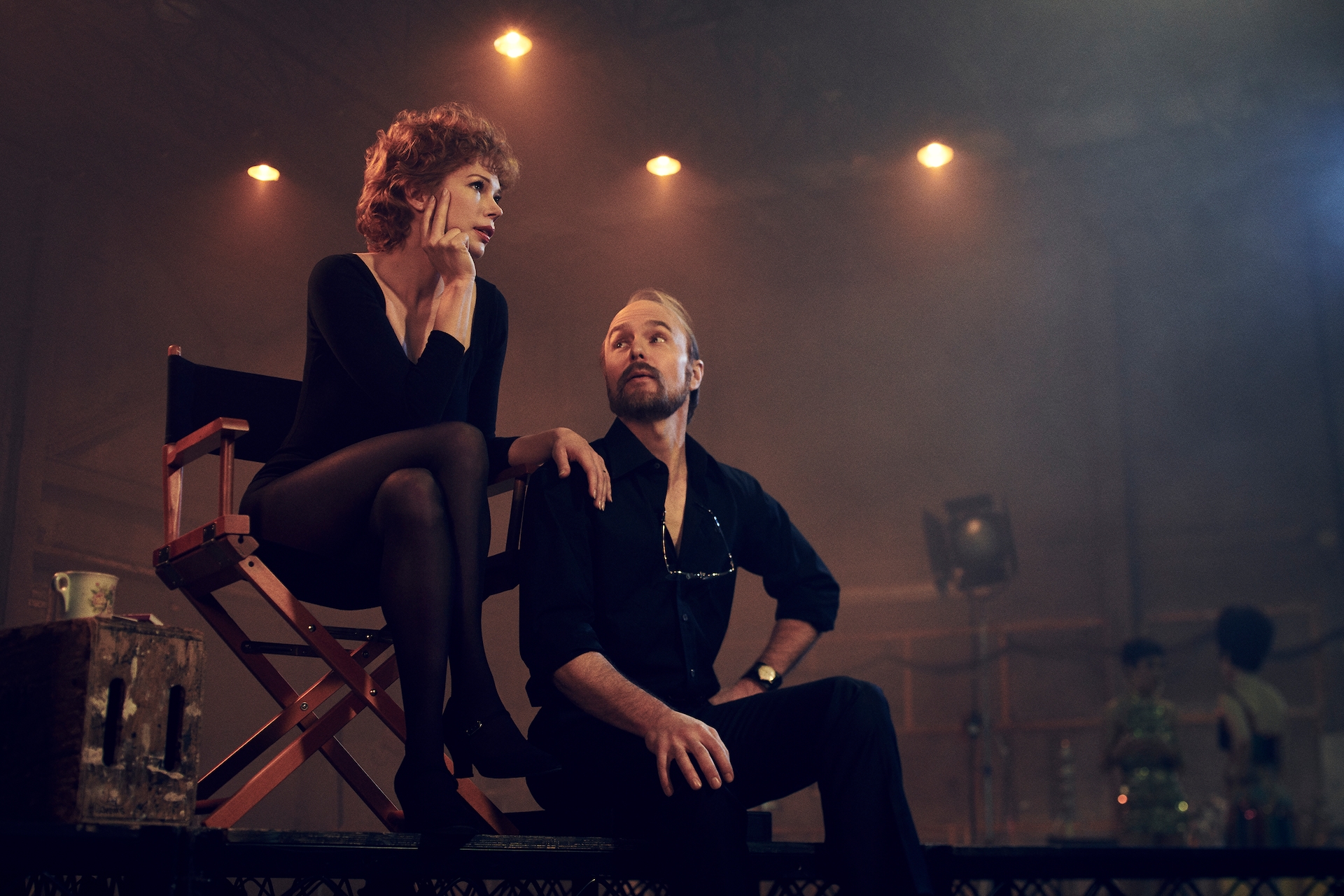 Michelle Williams as Gwen Verdon with Sam Rockwell as Bob Fosse on a production set