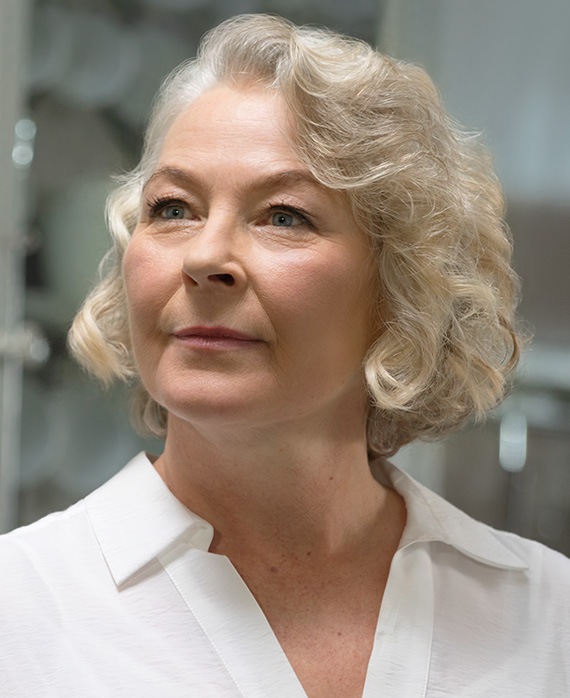 Stella Gonet As Leah Breeders On Fx