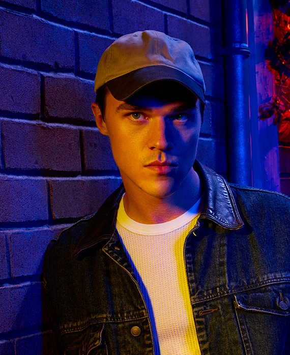Finn Wittrock Headshot