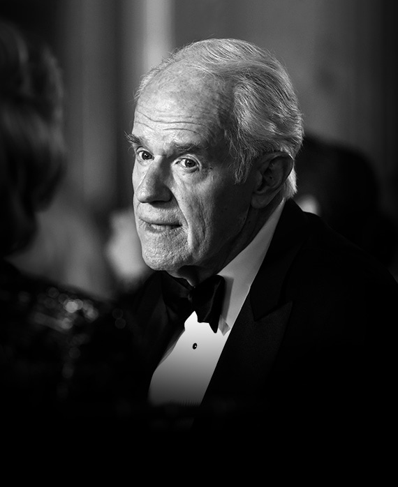 Mike Farrell Headshot