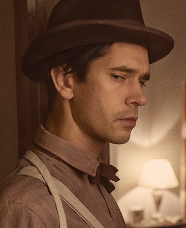 Ben Whishaw Headshot