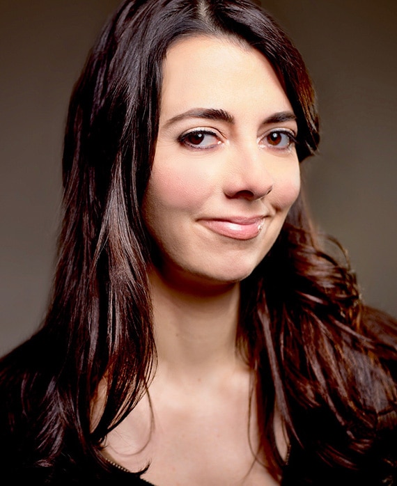 Carmen Lynch Headshot
