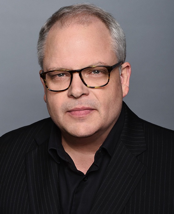 Manny Coto Headshot
