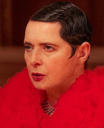 Close up of Isabella Rossellini as Franny Forst